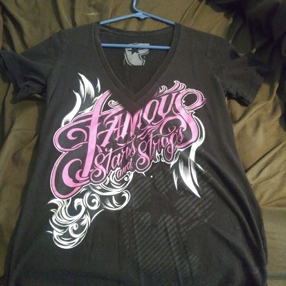 Famous v neck tee